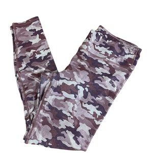 Fabletics Powerhold pink shimmery camo Activewear leggings large
